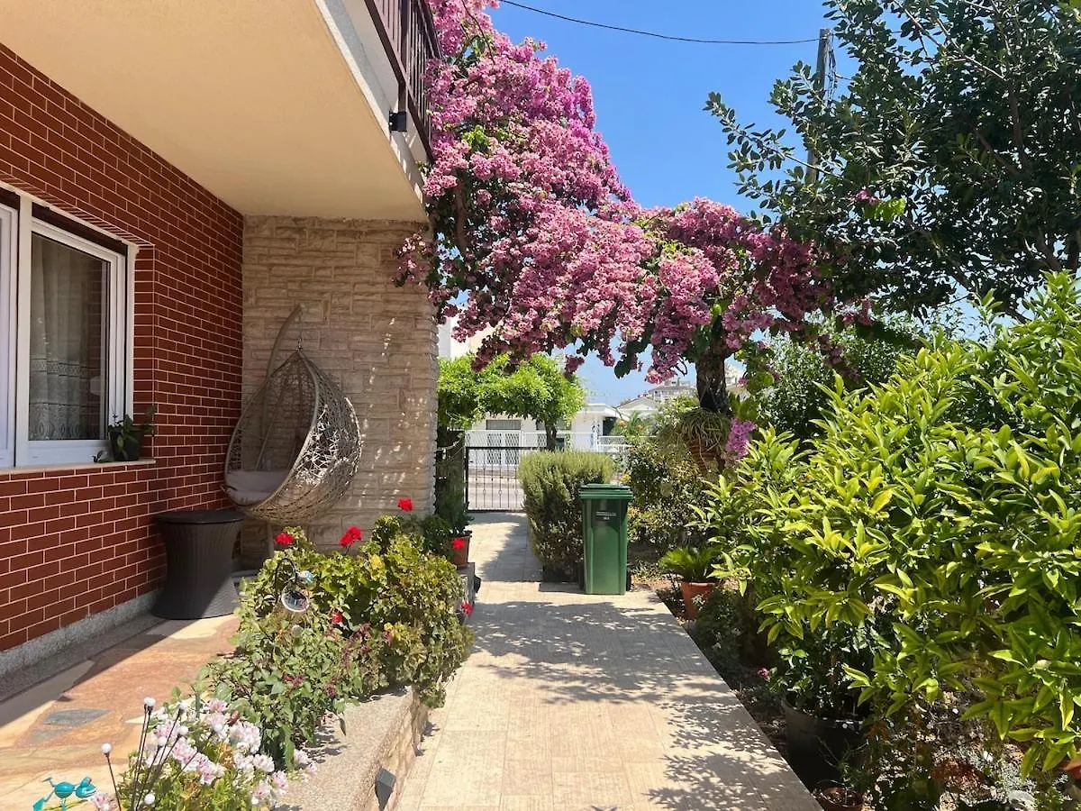 Villa Lyra Trogir 0*,